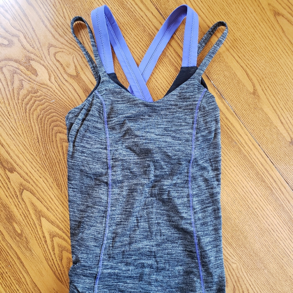 Lululemon top